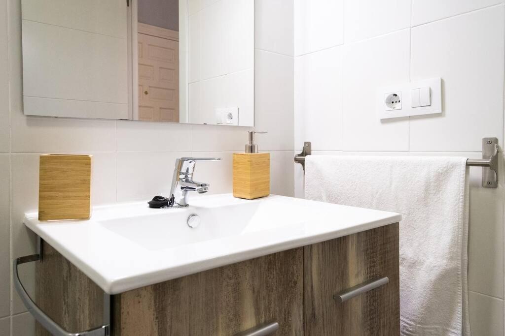 Apartamento Centro - Zona Arenal Apartment Севиля Екстериор снимка